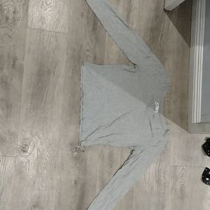 Gray crop top shirt long sleeve